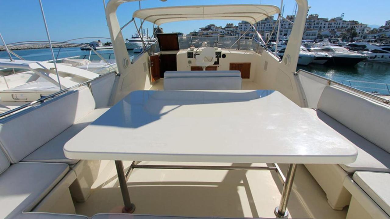 Hotel Yacht Our Alissa Sant Adria de Besos Exterior photo